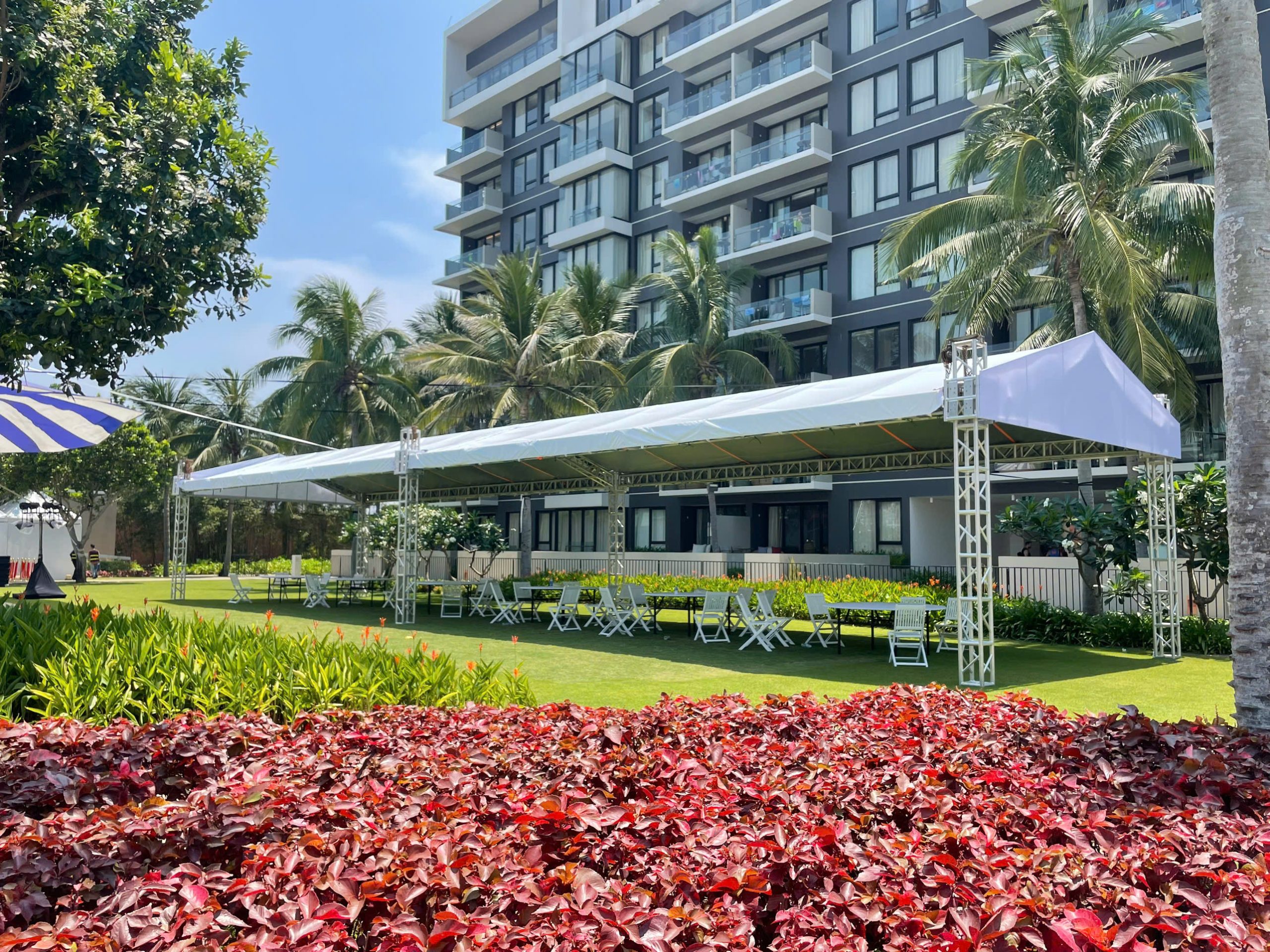 nhà bạt sự kiện